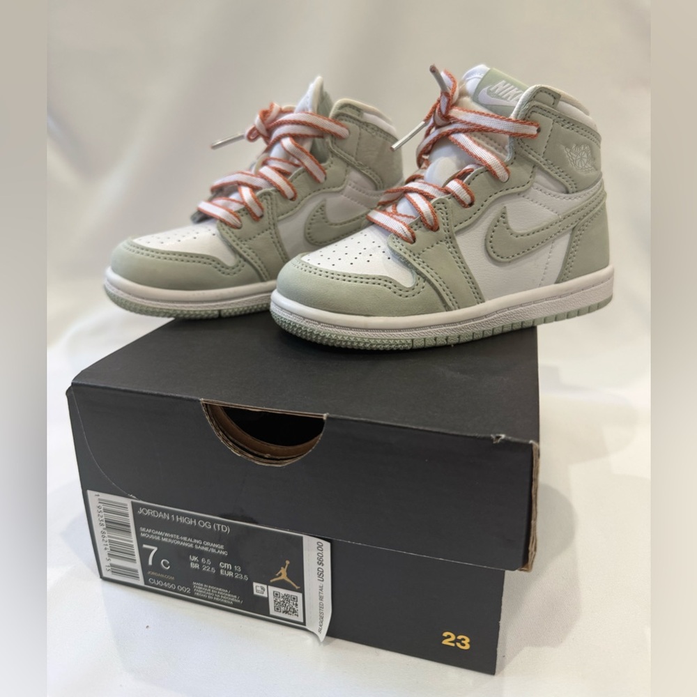 Air Jordan 1 Retro High OG “Seafoam” – Size 7C